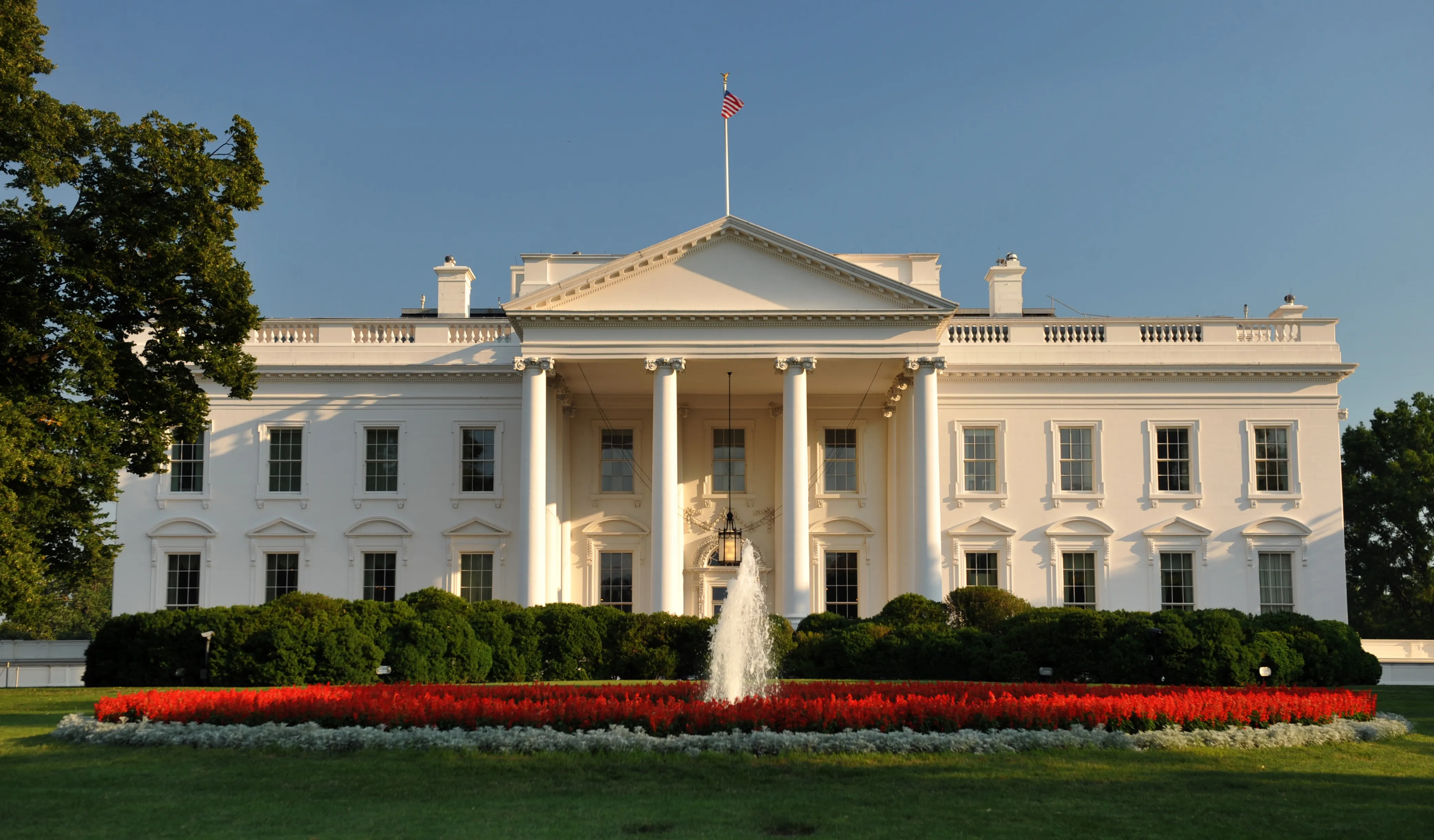 The White House viewed from the North Lawn
