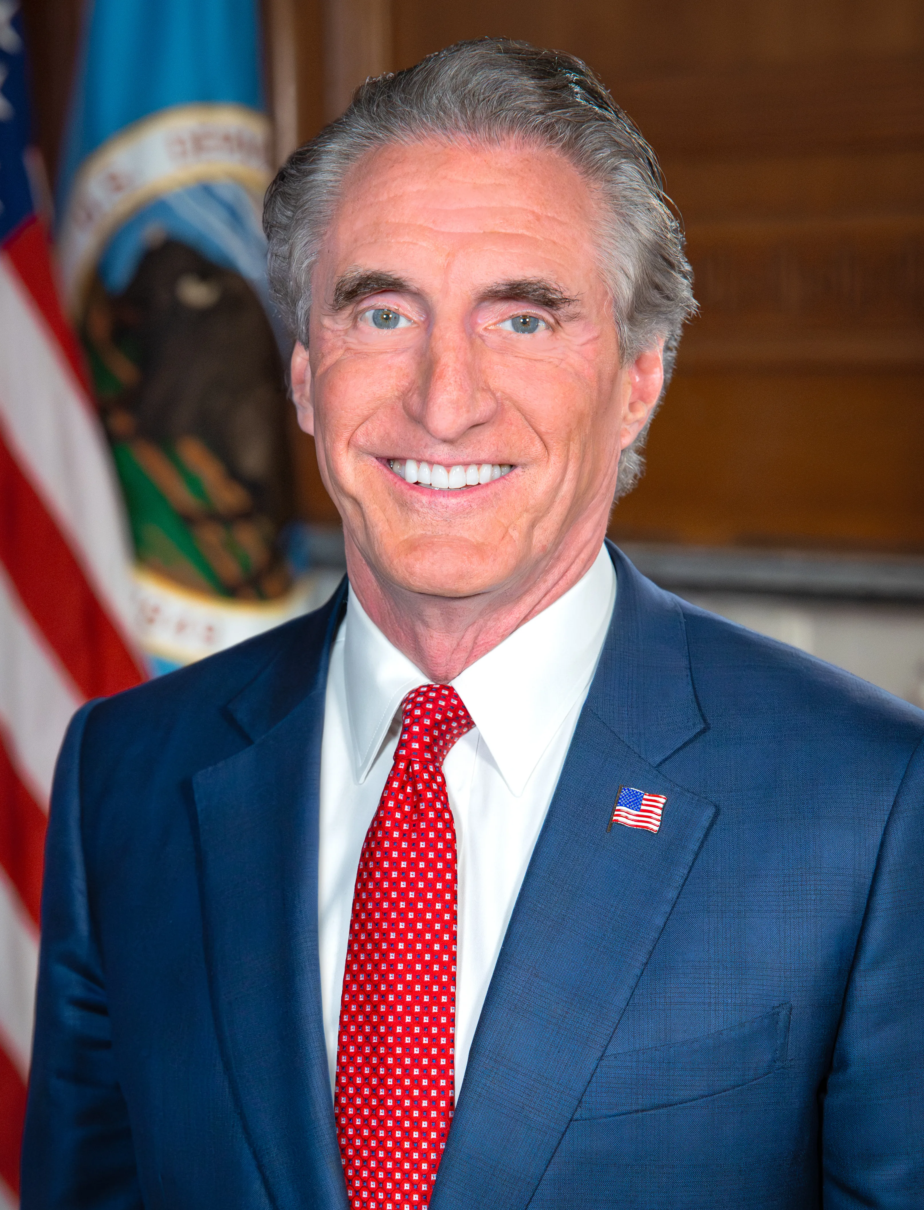 Official portrait of Interior Secretary Doug Burgum