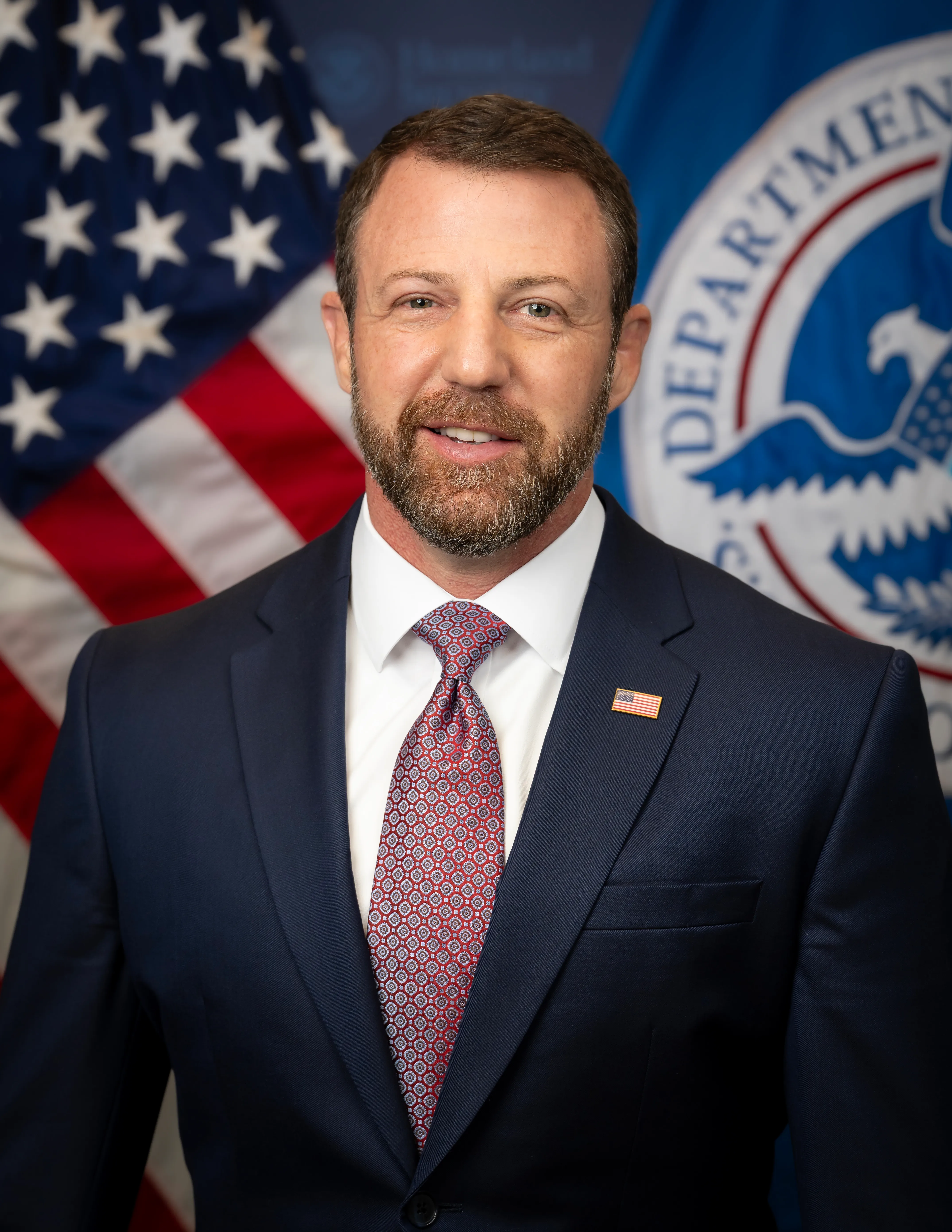 Official portrait of DHS Secretary Markwayne Mullin